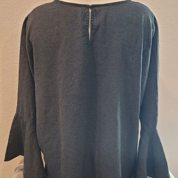 PLUS Philosophy long bell sleeve top - Picture 6 of 7